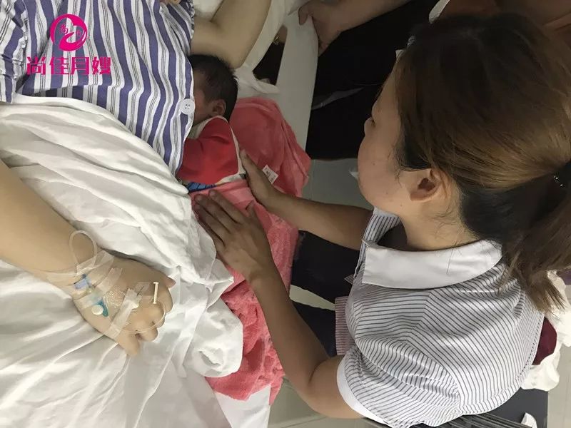 尚佳專業(yè)月嫂丨母乳丨吸奶器吸出來(lái)的奶量不能信！